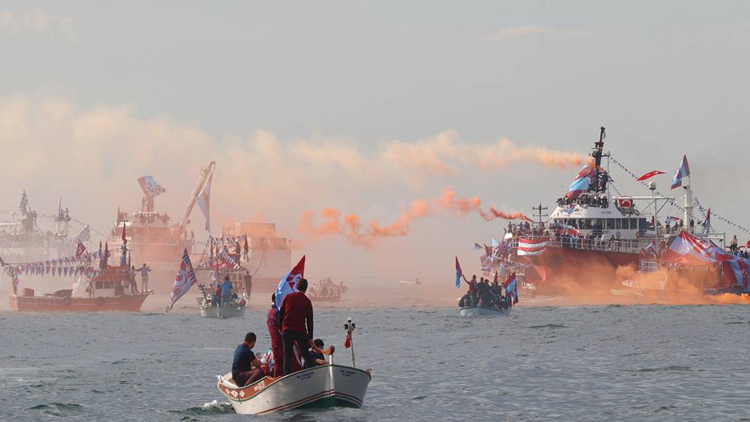 Trabzon'dan kupa çıkarması: Binlerce taraftar akın etti 1